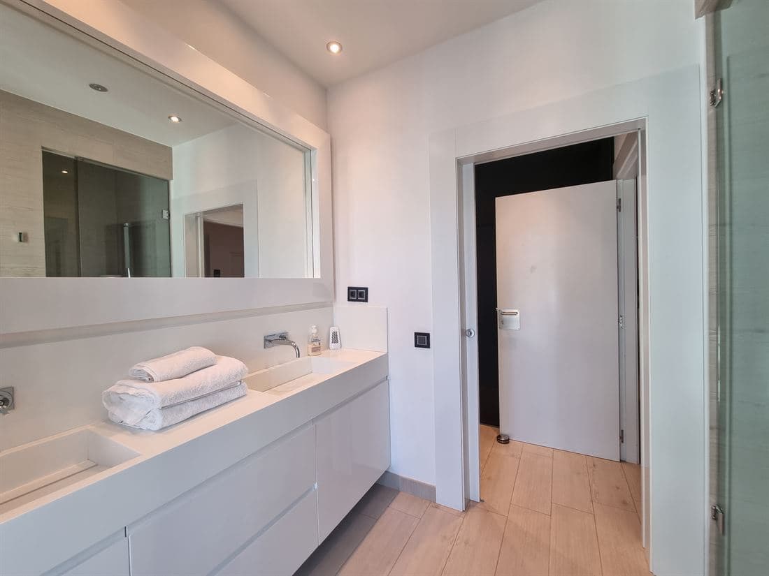 5 soveværelse Lejlighed til salg i Ibiza by med swimmingpool garage - € 3.500.000 (Ref: 8011162)