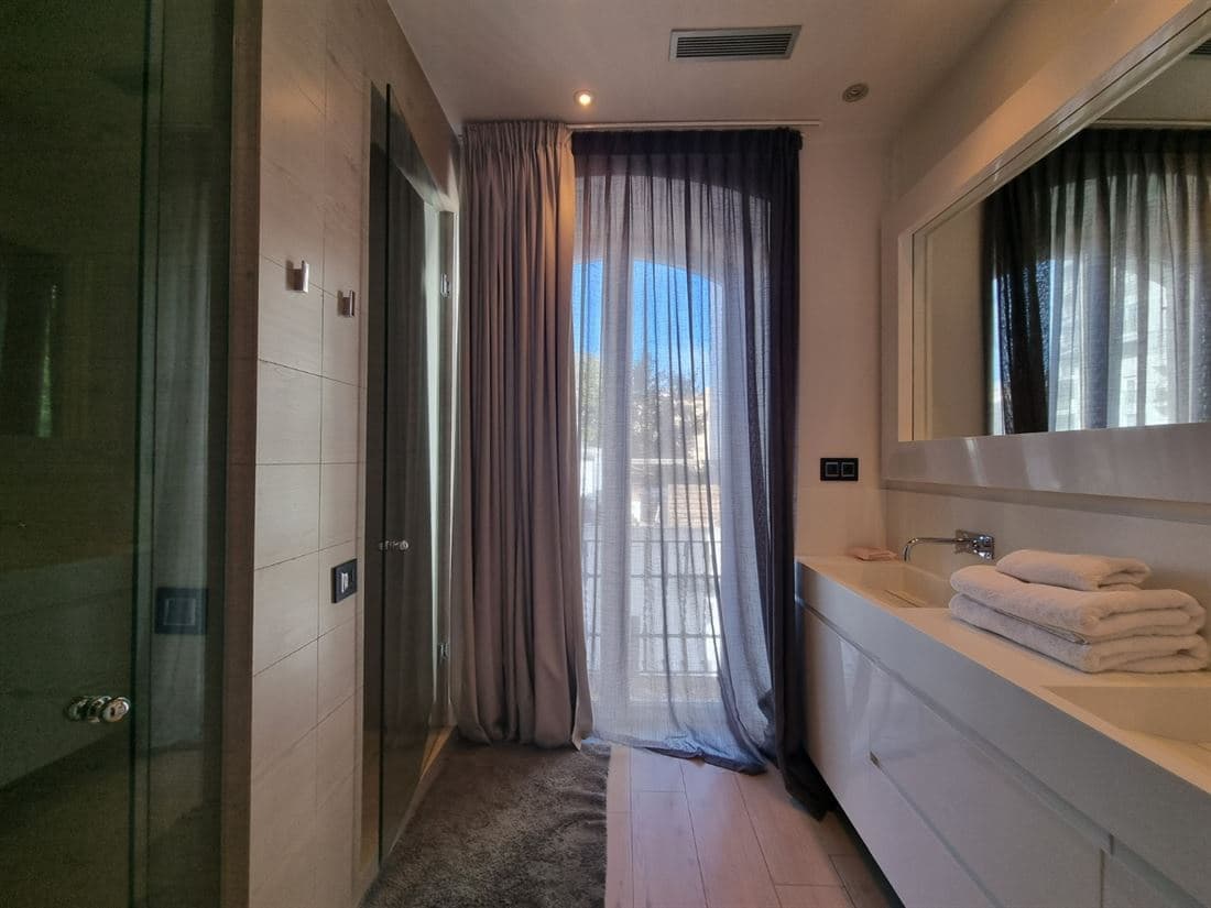 5 soveværelse Lejlighed til salg i Ibiza by med swimmingpool garage - € 3.500.000 (Ref: 8011162)