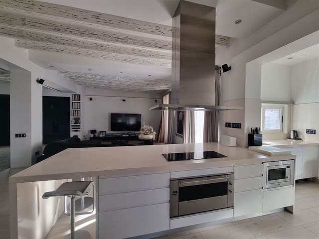 Apartamento de 5 habitaciones en Ibiza / Eivissa ciudad en venta con piscina garaje - 3.500.000 € (Ref: 8011162)