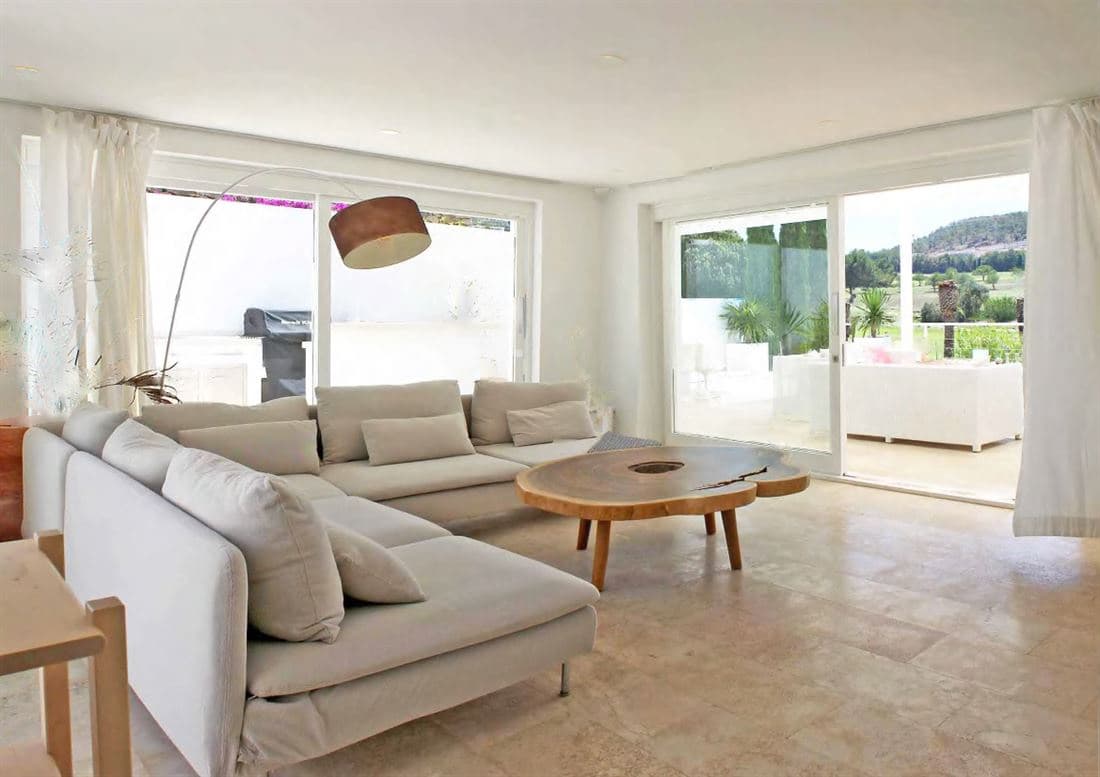 3 soverom Villa til salgs i Roca Llisa med svømmebasseng garasje - € 1 700 000 (Ref: 8011165)