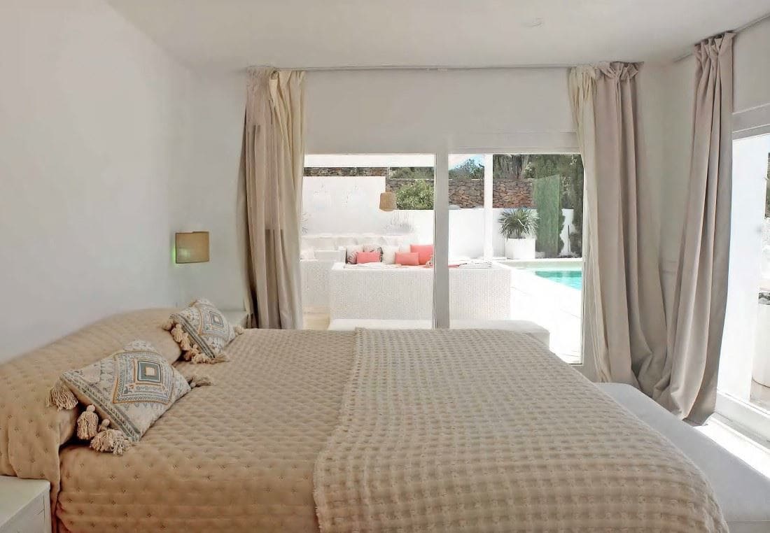 3 soverom Villa til salgs i Roca Llisa med svømmebasseng garasje - € 1 700 000 (Ref: 8011165)