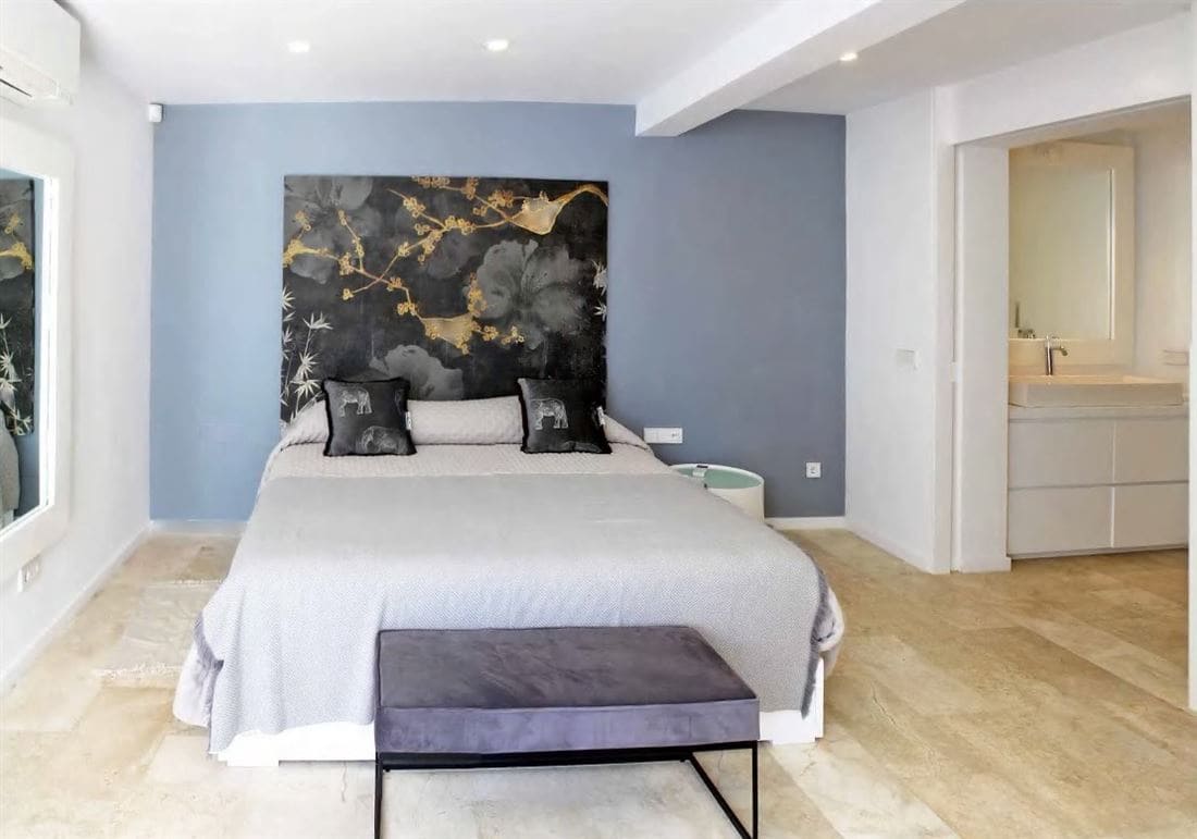 3 soverom Villa til salgs i Roca Llisa med svømmebasseng garasje - € 1 700 000 (Ref: 8011165)