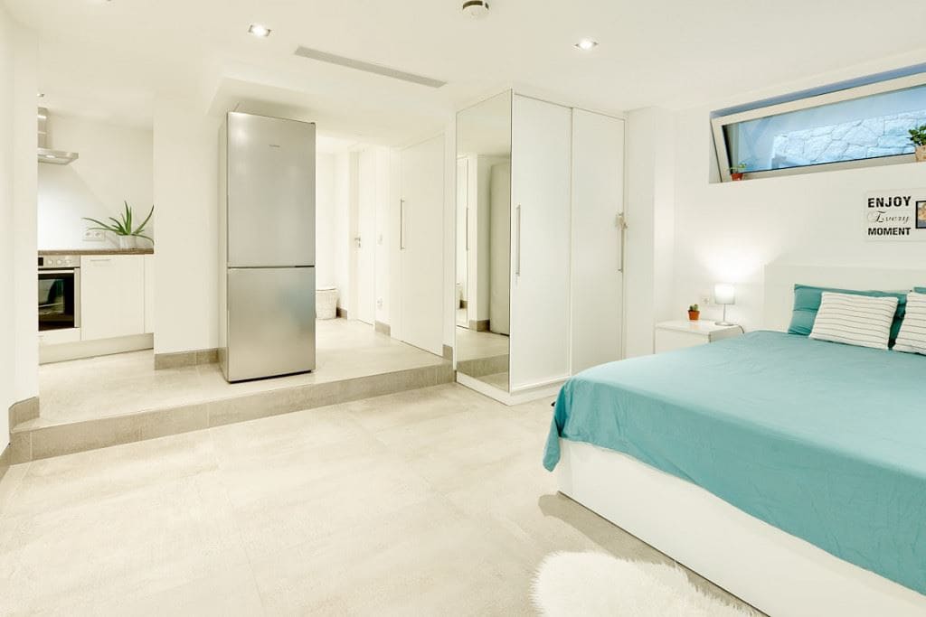 6 soveværelse Villa til salg i La Siesta med swimmingpool garage - € 13.000.000 (Ref: 8012549)