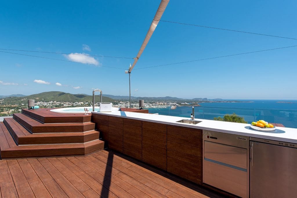 6 soveværelse Villa til salg i La Siesta med swimmingpool garage - € 13.000.000 (Ref: 8012549)