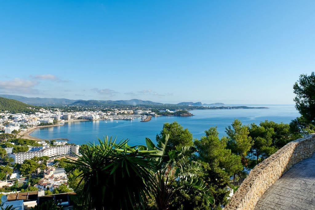 6 soveværelse Villa til salg i La Siesta med swimmingpool garage - € 13.000.000 (Ref: 8012549)