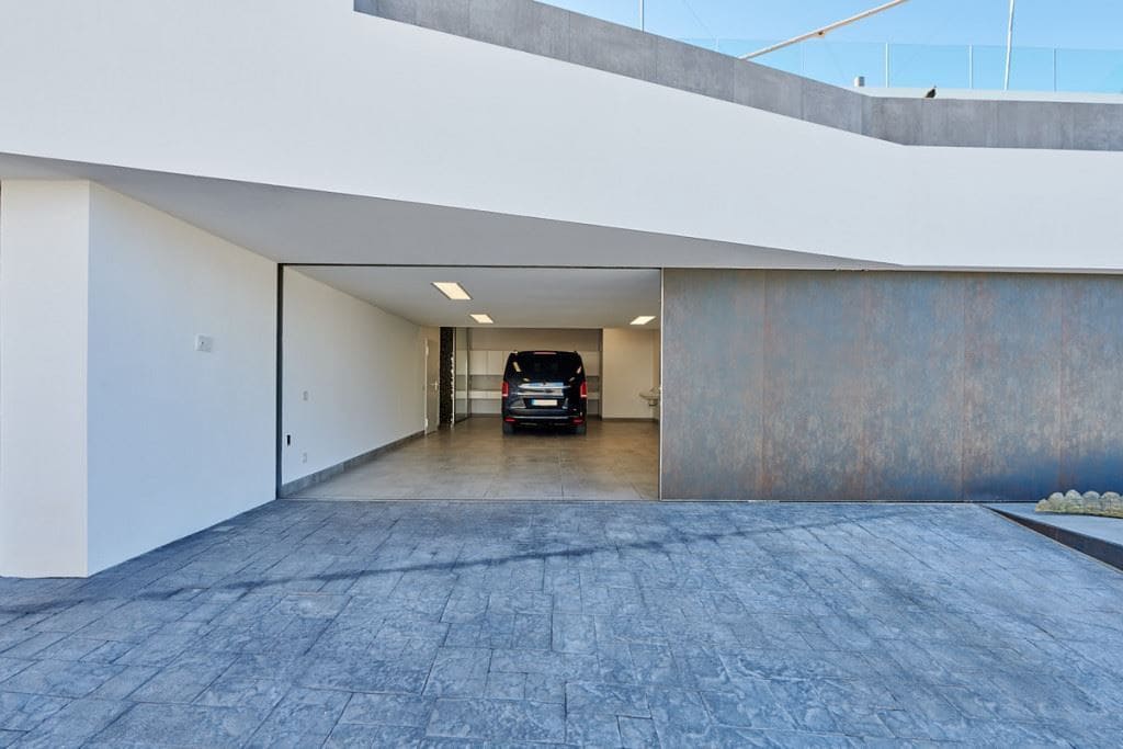 6 soveværelse Villa til salg i La Siesta med swimmingpool garage - € 13.000.000 (Ref: 8012549)