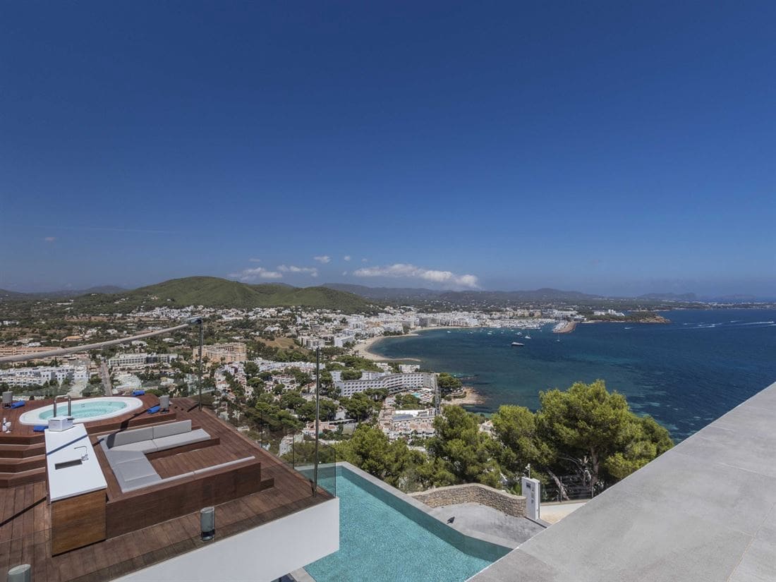 6 soveværelse Villa til salg i La Siesta med swimmingpool garage - € 13.000.000 (Ref: 8012549)