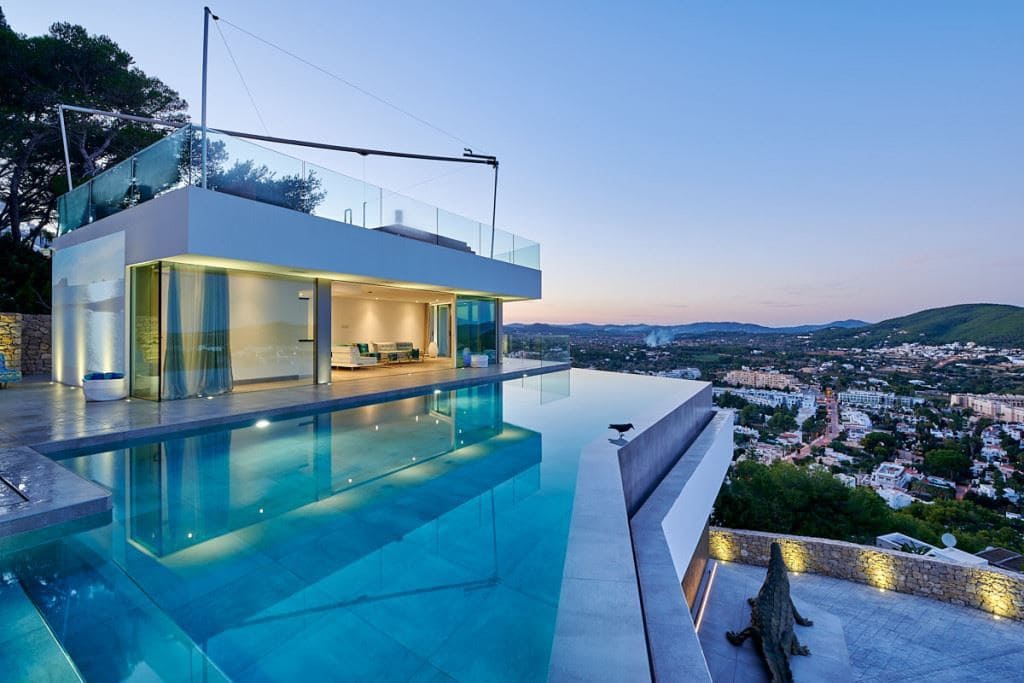 6 soveværelse Villa til salg i La Siesta med swimmingpool garage - € 13.000.000 (Ref: 8012549)