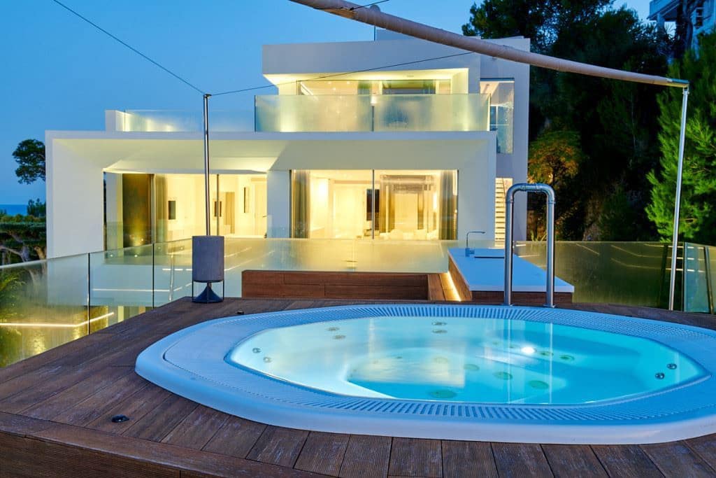 6 soveværelse Villa til salg i La Siesta med swimmingpool garage - € 13.000.000 (Ref: 8012549)