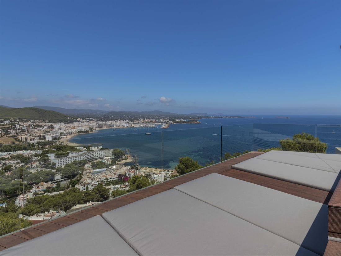 6 soveværelse Villa til salg i La Siesta med swimmingpool garage - € 13.000.000 (Ref: 8012549)