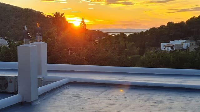 2 soverom Villa til salgs i San Jose / Sant Josep de Sa Talaia med svømmebasseng garasje - € 1 250 000 (Ref: 8024911)