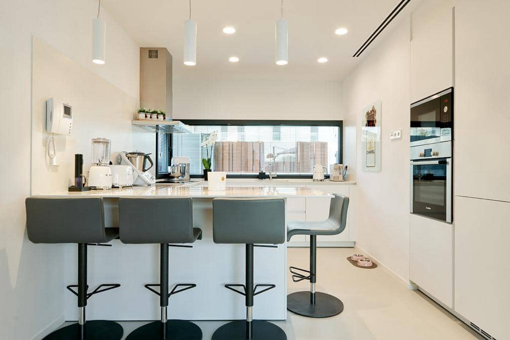 3 sypialnia Willa na sprzedaż w Santa Eulalia / Santa Eularia z basenem garażem - 1 690 000 € (Ref: 8534377)