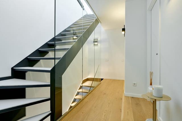 3 sypialnia Willa na sprzedaż w Santa Eulalia / Santa Eularia z basenem garażem - 1 690 000 € (Ref: 8534377)