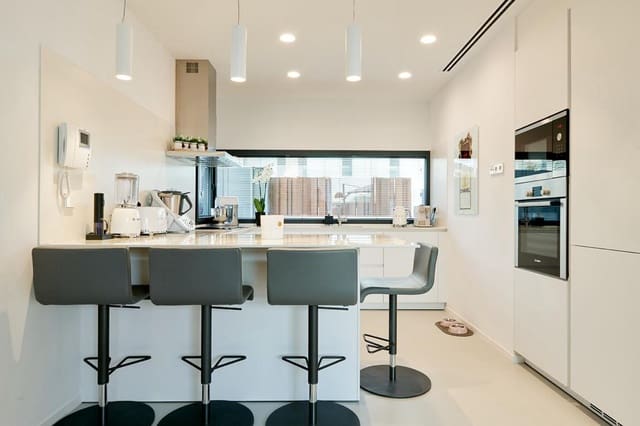 3 sypialnia Willa na sprzedaż w Santa Eulalia / Santa Eularia z basenem garażem - 1 690 000 € (Ref: 8534377)