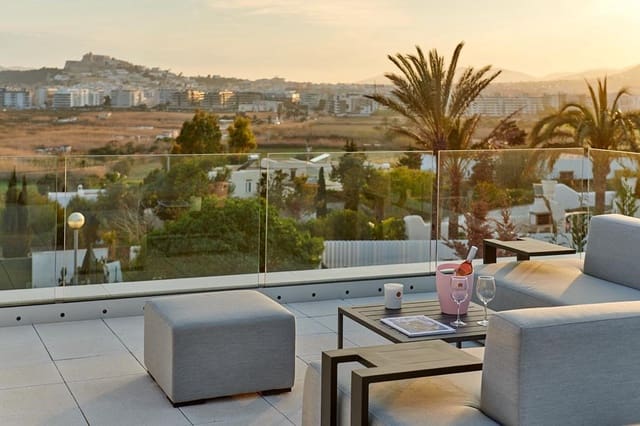 3 bedroom Villa for sale in Santa Eulalia / Santa Eularia with pool garage - € 1,690,000 (Ref: 8534377)