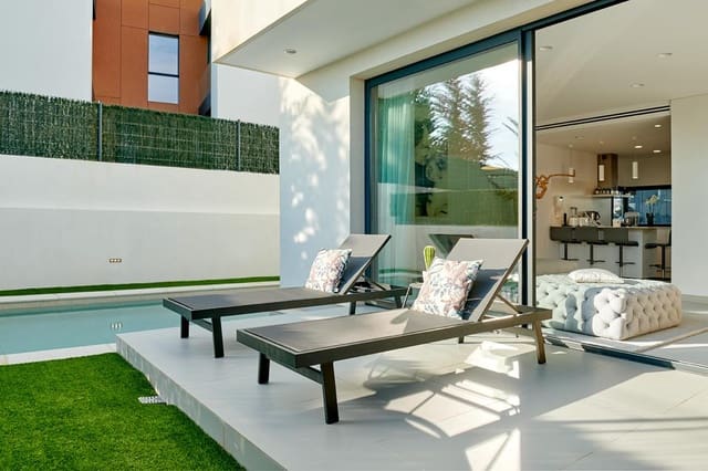 3 sypialnia Willa na sprzedaż w Santa Eulalia / Santa Eularia z basenem garażem - 1 690 000 € (Ref: 8534377)