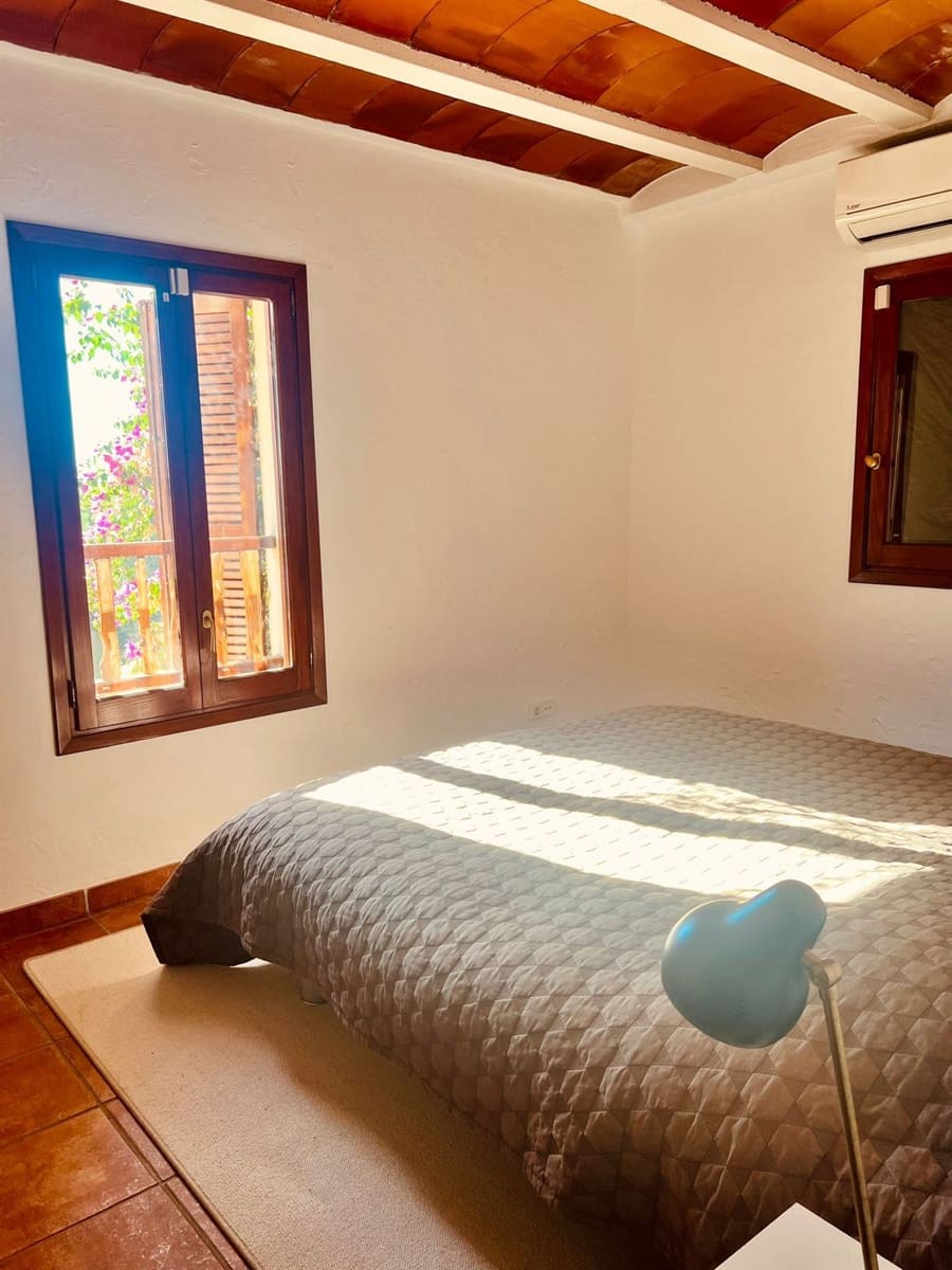 7 bedroom Villa for sale in Sant Antoni de Portmany with pool garage - € 3,800,000 (Ref: 8551523)