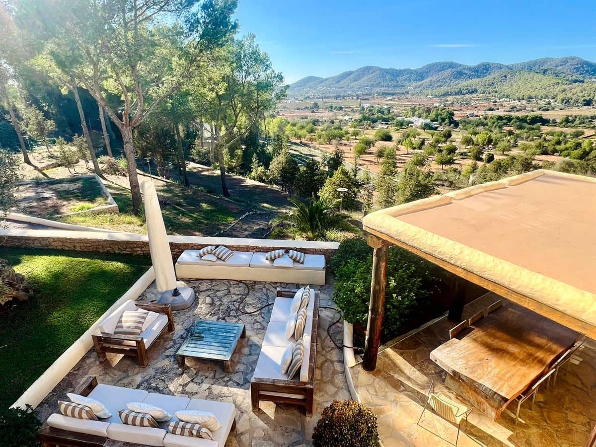 7 bedroom Villa for sale in Sant Antoni de Portmany with pool garage - € 3,800,000 (Ref: 8551523)