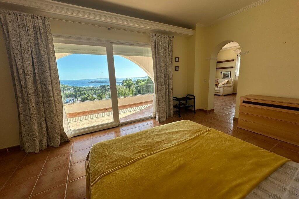 5 bedroom Villa for sale in Ibiza / Eivissa town with pool - € 4,000,000 (Ref: 8597736)