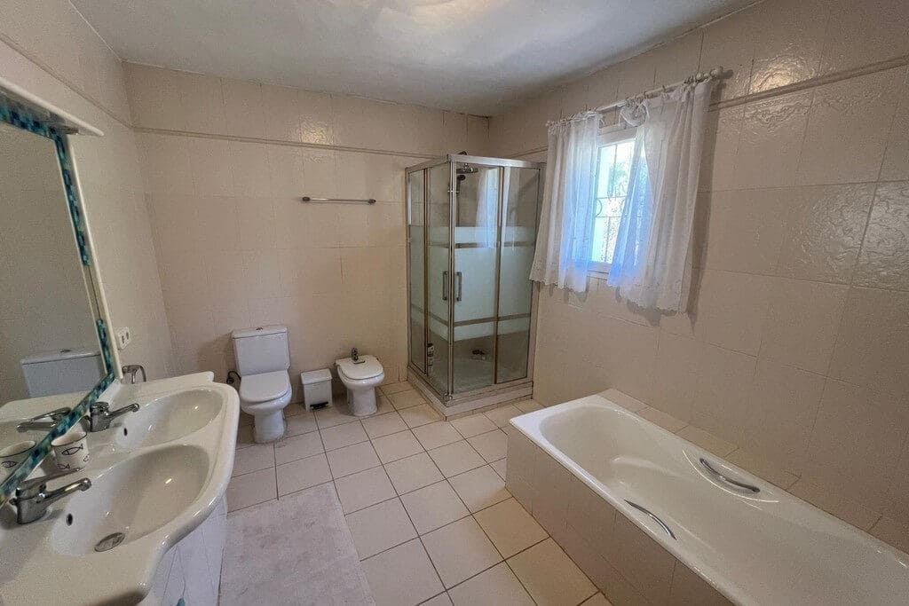 5 bedroom Villa for sale in Ibiza / Eivissa town with pool - € 4,000,000 (Ref: 8597736)