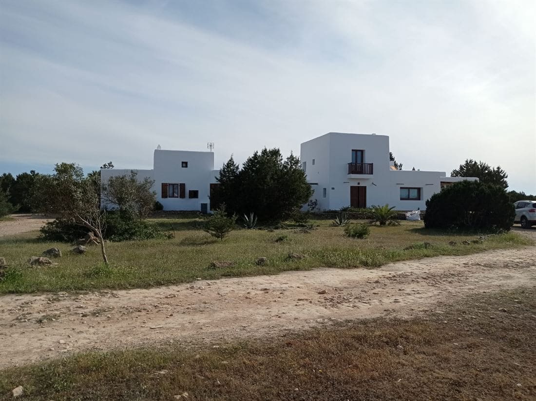6 bedroom Villa for sale in Formentera municipality with pool - € 2,900,000 (Ref: 8599991)