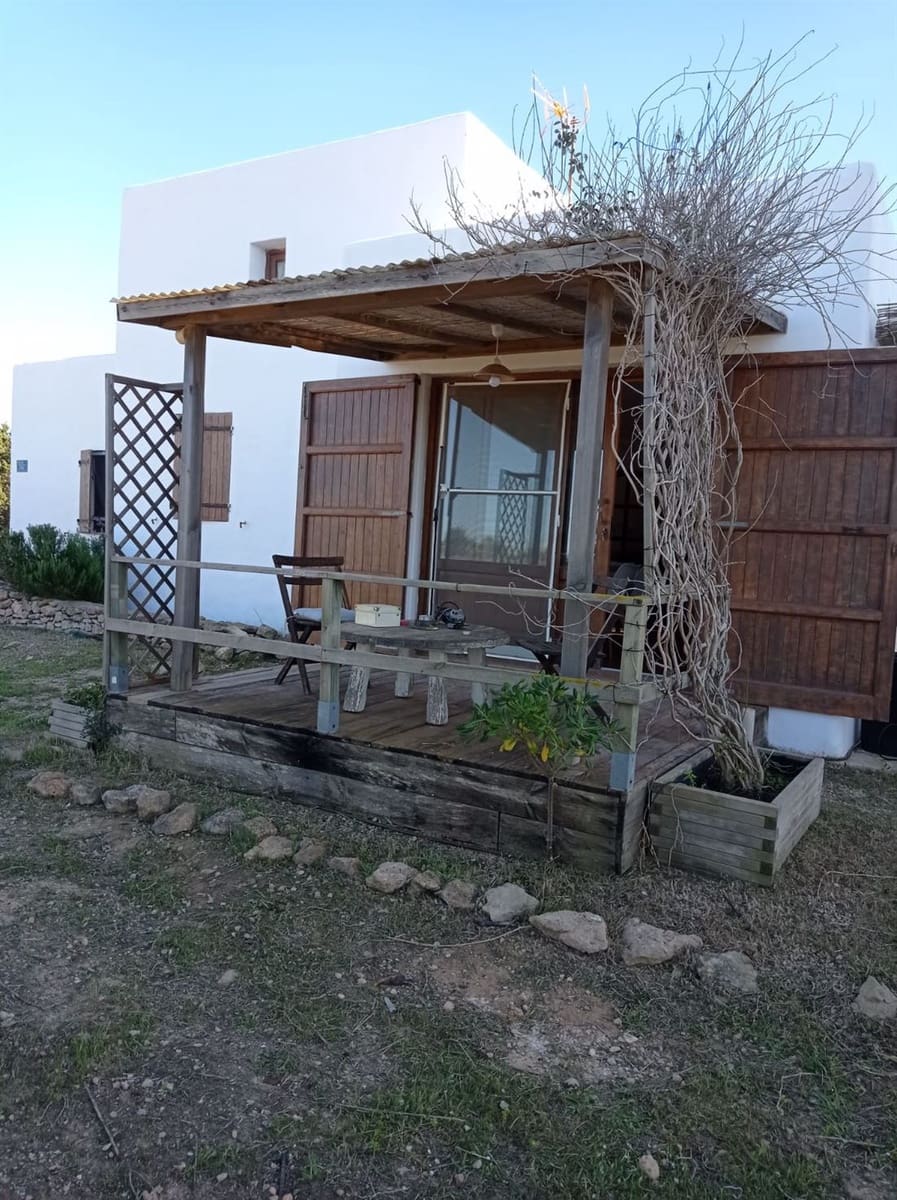 6 bedroom Villa for sale in Formentera municipality with pool - € 2,900,000 (Ref: 8599991)