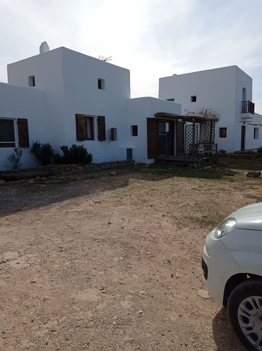 6 bedroom Villa for sale in Formentera municipality with pool - € 2,900,000 (Ref: 8599991)