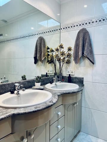 3 soverom Leilighet til salgs i Santa Eulalia / Santa Eularia med svømmebasseng garasje - € 1 075 000 (Ref: 8657656)