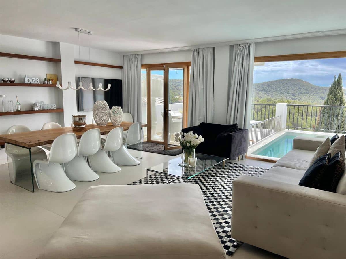 2 soveværelse Lejlighed til salg i Santa Eulalia / Santa Eularia med swimmingpool - € 1.099.000 (Ref: 8896963)