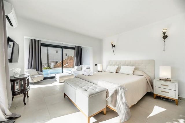 4 bedroom Villa for sale in Santa Eulalia / Santa Eularia with pool - € 2,650,000 (Ref: 9094697)