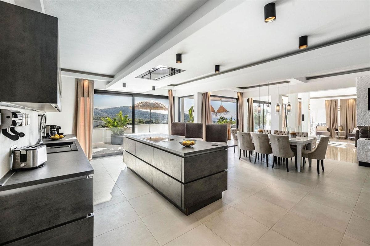 4 sypialnia Willa na sprzedaż w Santa Eulalia / Santa Eularia z basenem - 2 650 000 € (Ref: 9094697)