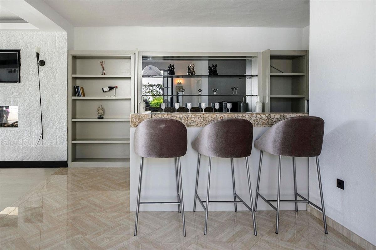 4 sypialnia Willa na sprzedaż w Santa Eulalia / Santa Eularia z basenem - 2 650 000 € (Ref: 9094697)