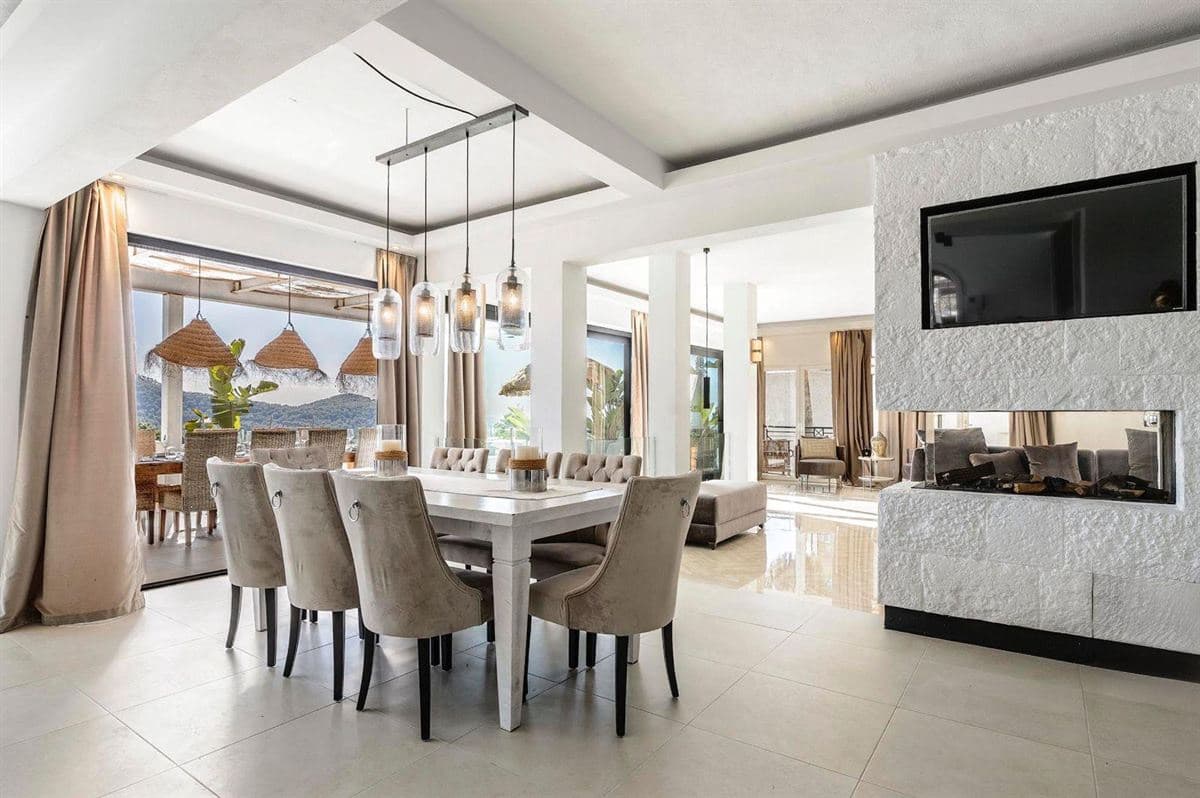 4 sypialnia Willa na sprzedaż w Santa Eulalia / Santa Eularia z basenem - 2 650 000 € (Ref: 9094697)