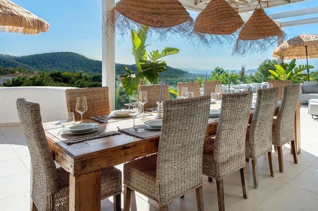 4 bedroom Villa for sale in Santa Eulalia / Santa Eularia with pool - € 2,650,000 (Ref: 9094697)