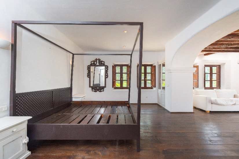 8 bedroom Finca/Country House for sale in Santa Eulalia / Santa Eularia with pool - € 6,990,000 (Ref: 9411329)