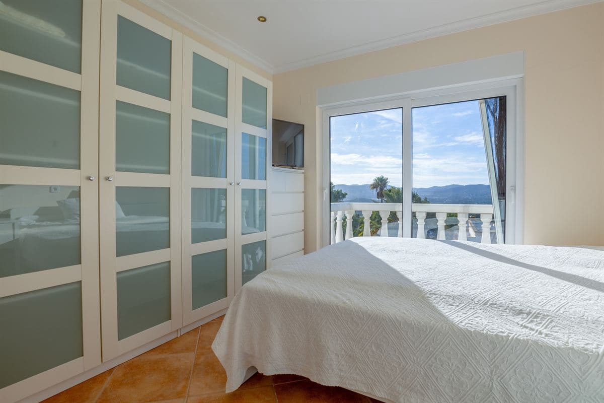 7 bedroom Villa for sale in Santa Eulalia / Santa Eularia with pool garage - € 4,500,000 (Ref: 9500399)