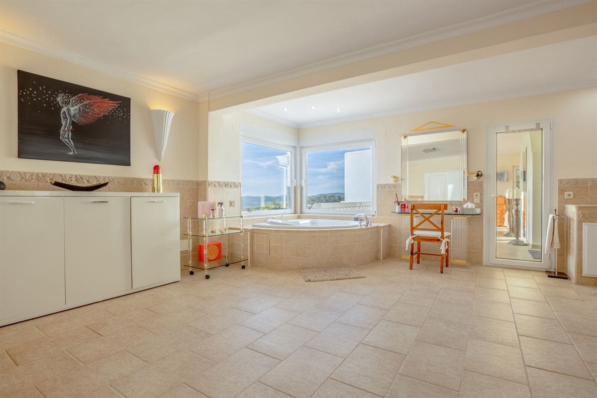 7 bedroom Villa for sale in Santa Eulalia / Santa Eularia with pool garage - € 4,500,000 (Ref: 9500399)