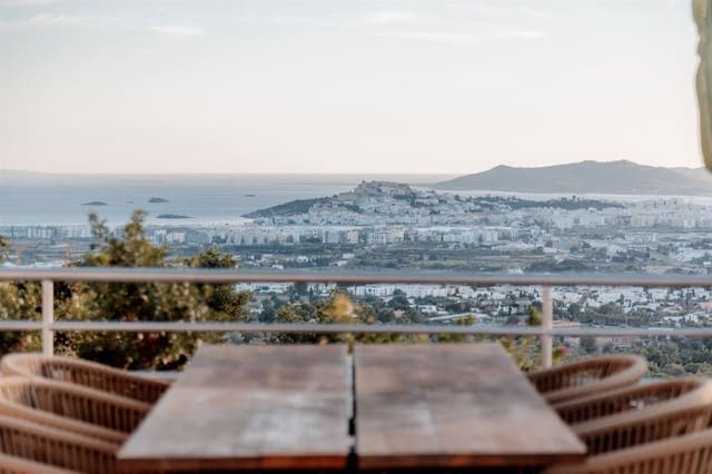 7 soveværelse Villa til salg i Santa Eulalia / Santa Eularia med swimmingpool garage - € 4.500.000 (Ref: 9500399)