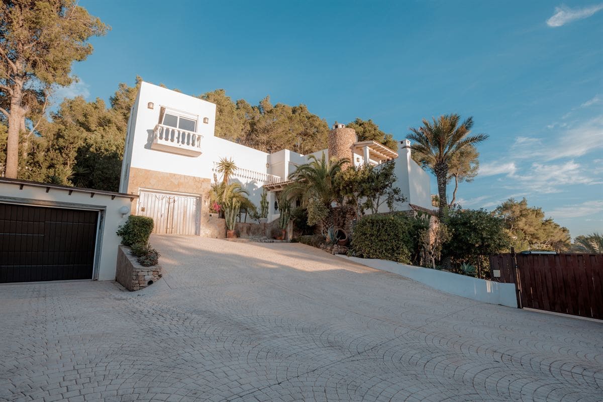 7 bedroom Villa for sale in Santa Eulalia / Santa Eularia with pool garage - € 4,500,000 (Ref: 9500399)