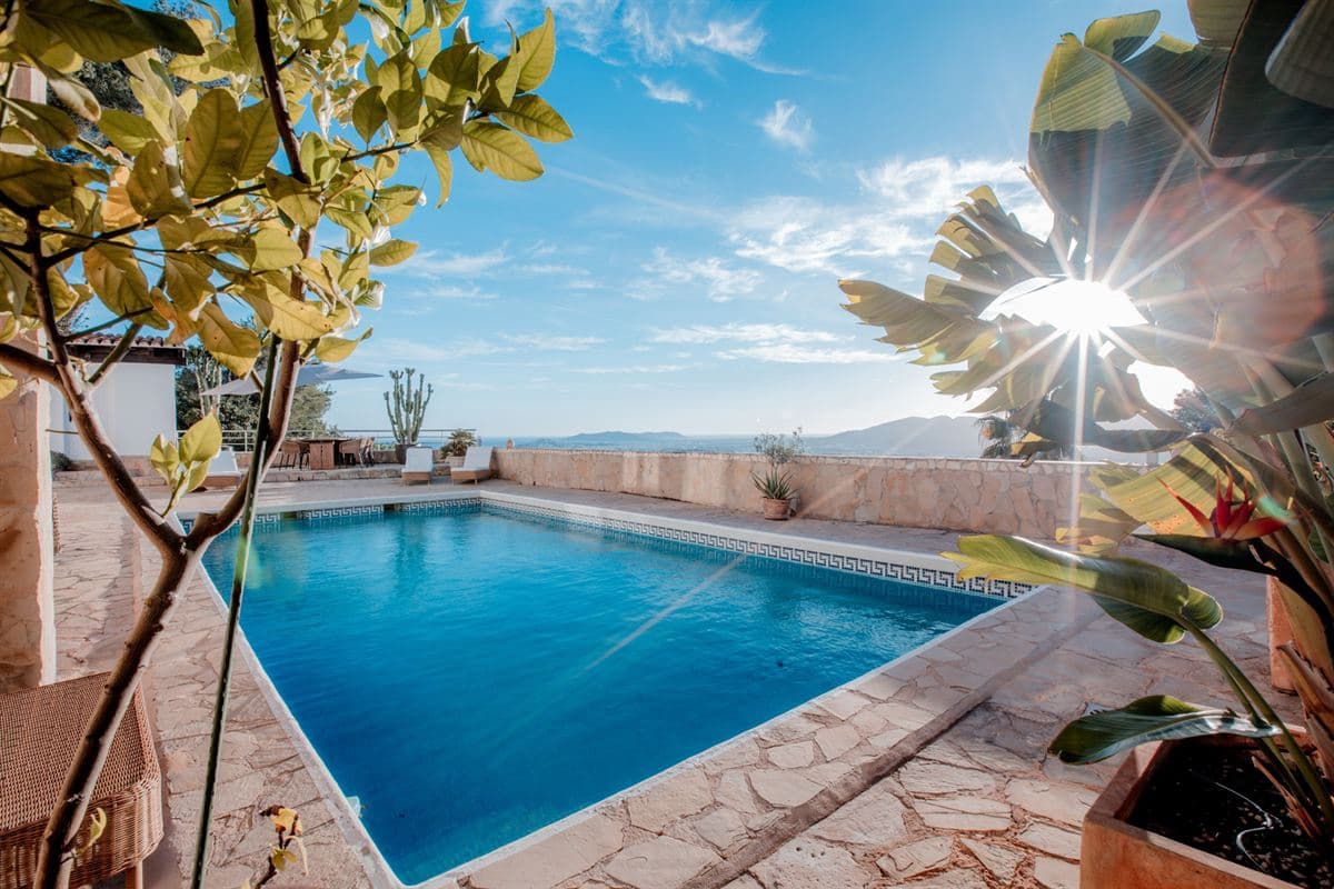 7 bedroom Villa for sale in Santa Eulalia / Santa Eularia with pool garage - € 4,500,000 (Ref: 9500399)