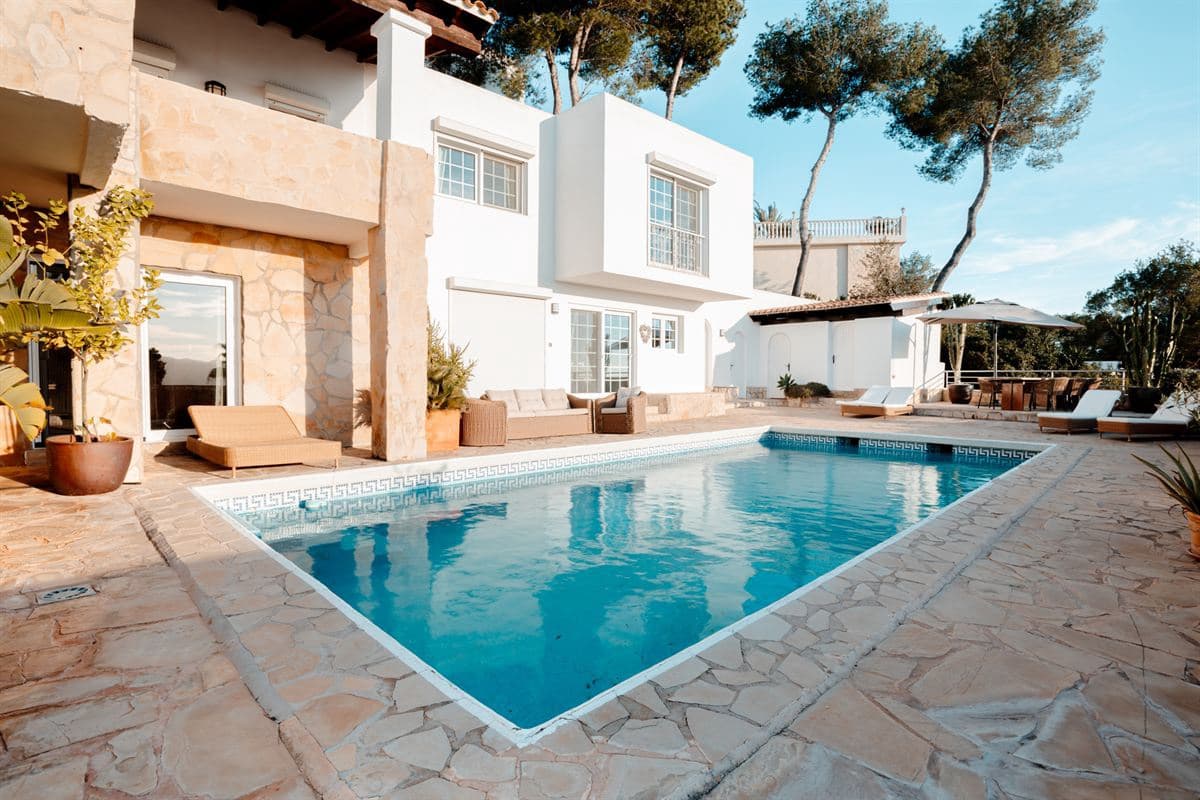 7 bedroom Villa for sale in Santa Eulalia / Santa Eularia with pool garage - € 4,500,000 (Ref: 9500399)