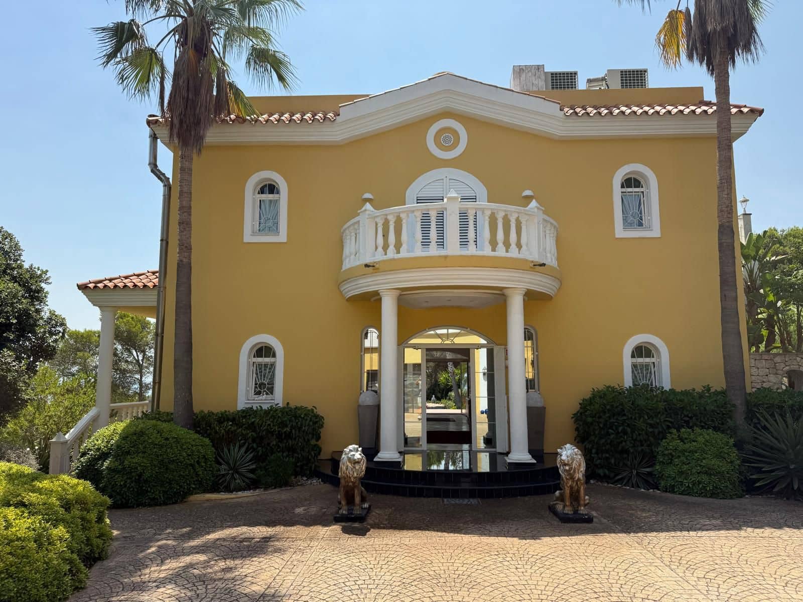 4 bedroom Villa for sale in Santa Eulalia / Santa Eularia with pool garage - € 3,995,000 (Ref: 9544471)