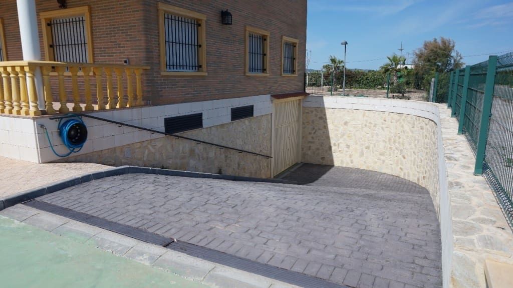 6 soverom Villa til salgs i Los Montesinos med garasje - € 1 150 000 (Ref: 4951536)