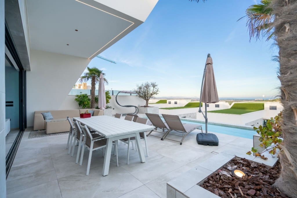 3 soveværelse Villa til salg i Rojales med swimmingpool garage - € 1.275.000 (Ref: 5347267)