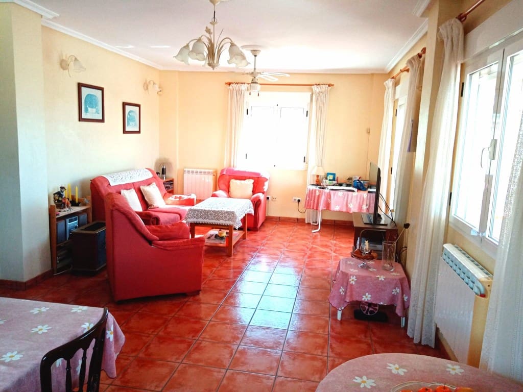 5 bedroom Villa for sale in Torrevieja with pool garage - € 600,000 (Ref: 5928125)