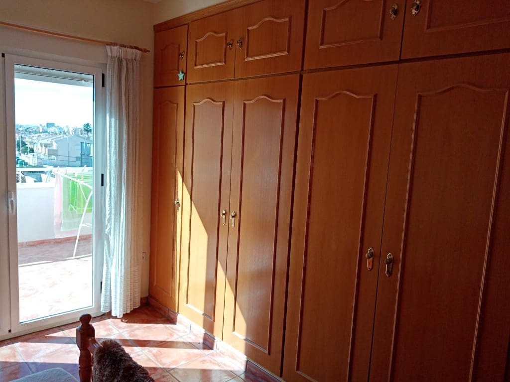 5 bedroom Villa for sale in Torrevieja with pool garage - € 600,000 (Ref: 5928125)