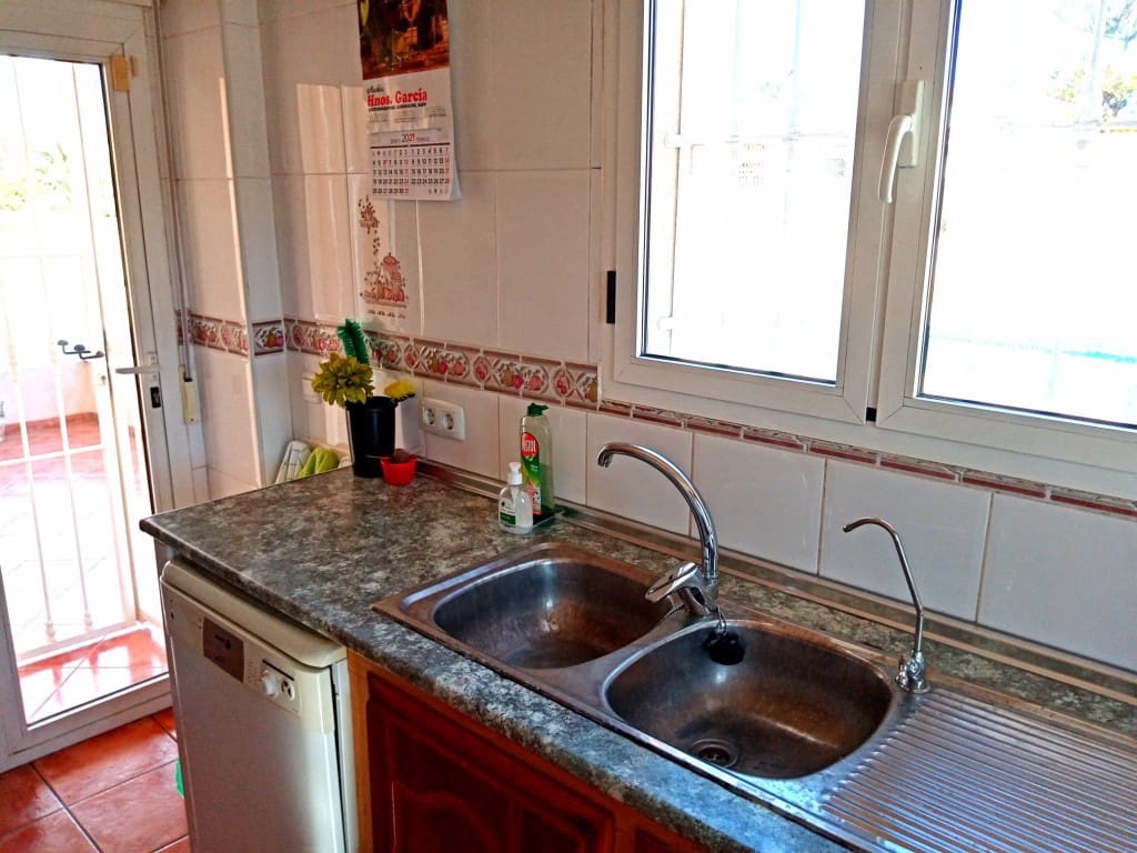 5 bedroom Villa for sale in Torrevieja with pool garage - € 600,000 (Ref: 5928125)