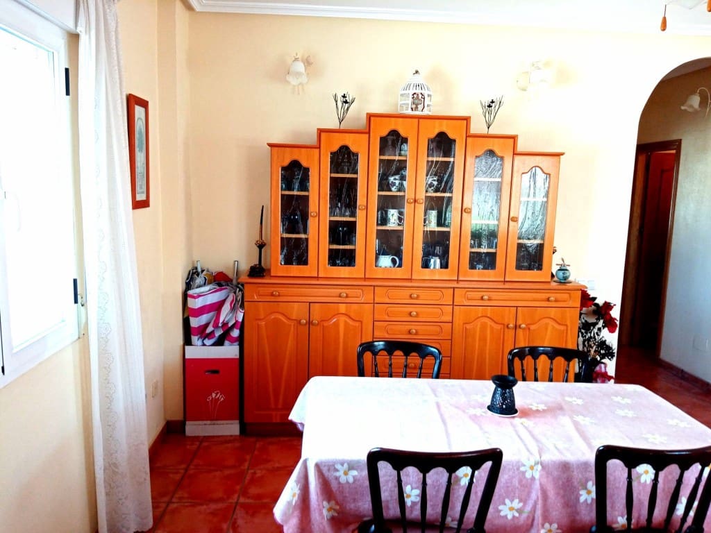 5 bedroom Villa for sale in Torrevieja with pool garage - € 600,000 (Ref: 5928125)