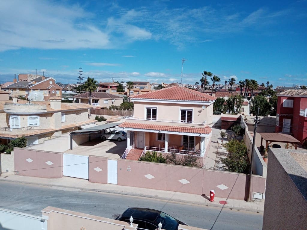 5 bedroom Villa for sale in Torrevieja with pool garage - € 600,000 (Ref: 5928125)