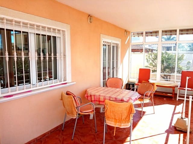 5 bedroom Villa for sale in Torrevieja with pool garage - € 600,000 (Ref: 5928125)